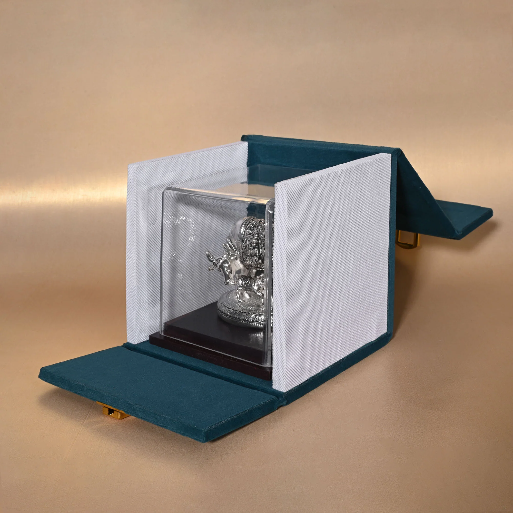 999 Silver Kamdhenu Intricate Carvings Idol - Image 3