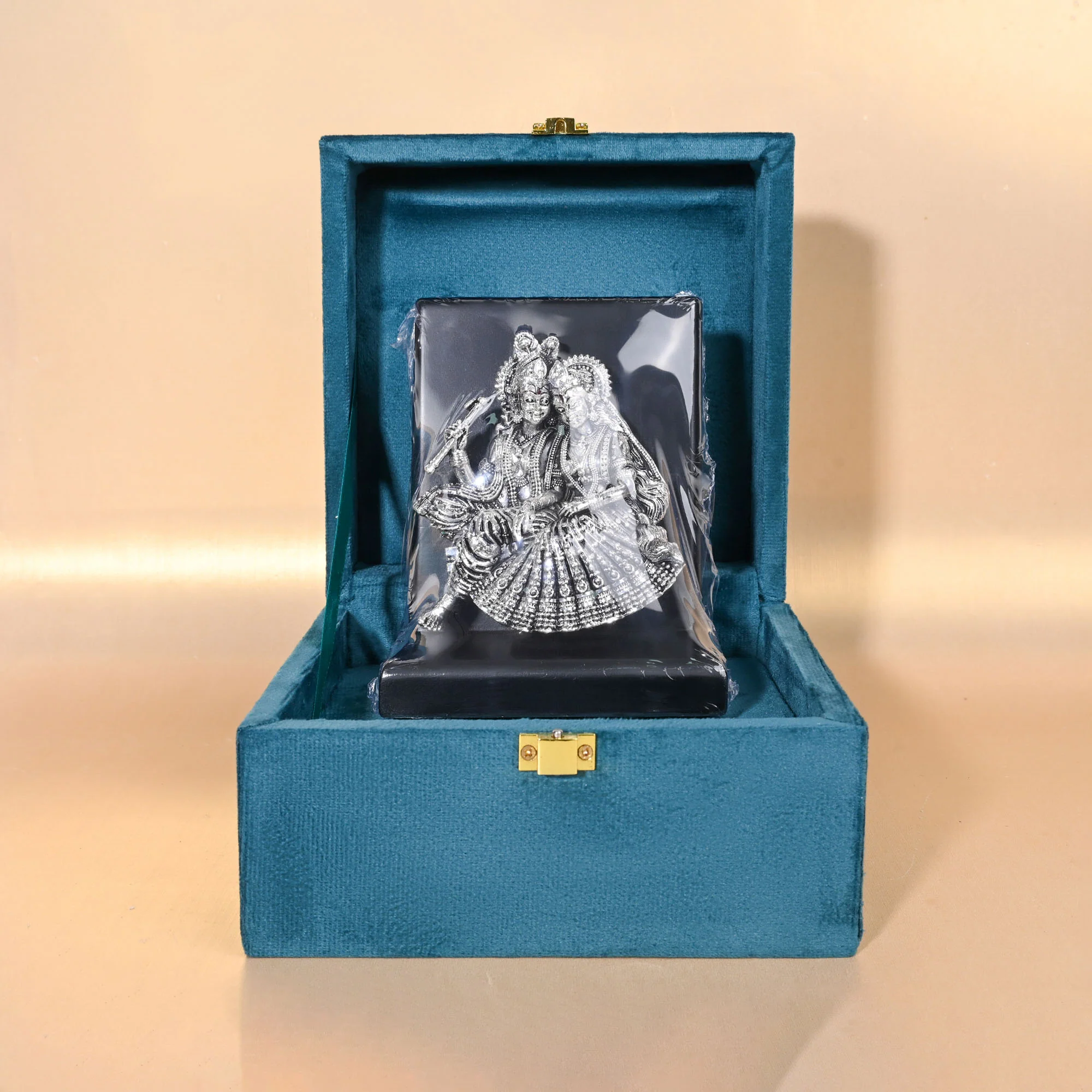 999 Silver Radha Krishna Decorative Idol - Image 3