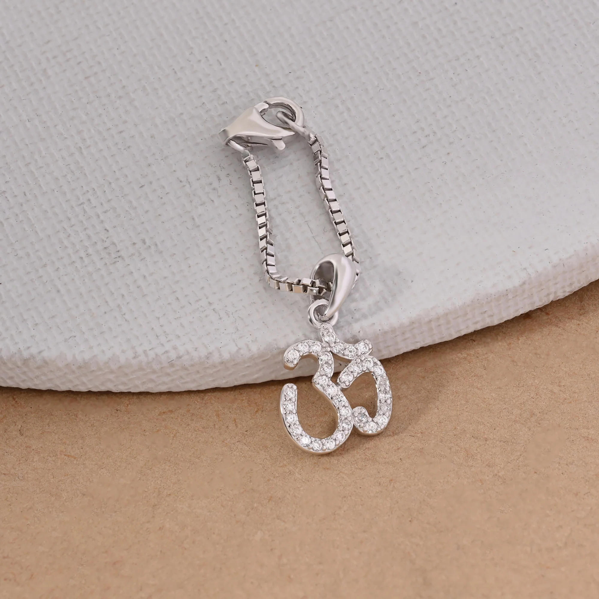 Om Charm - Image 3