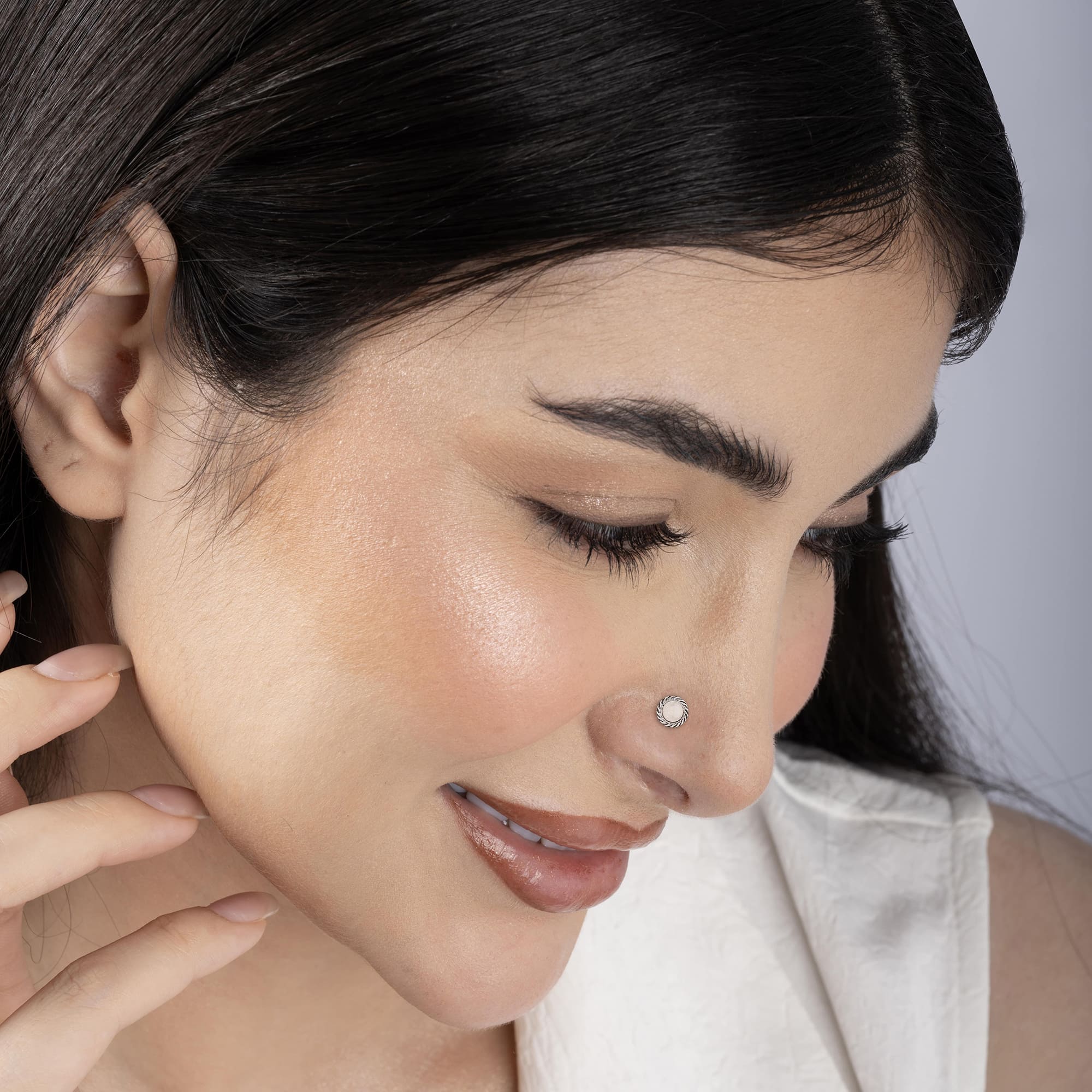 Pearl Oxidized Nose Pin - Image 3