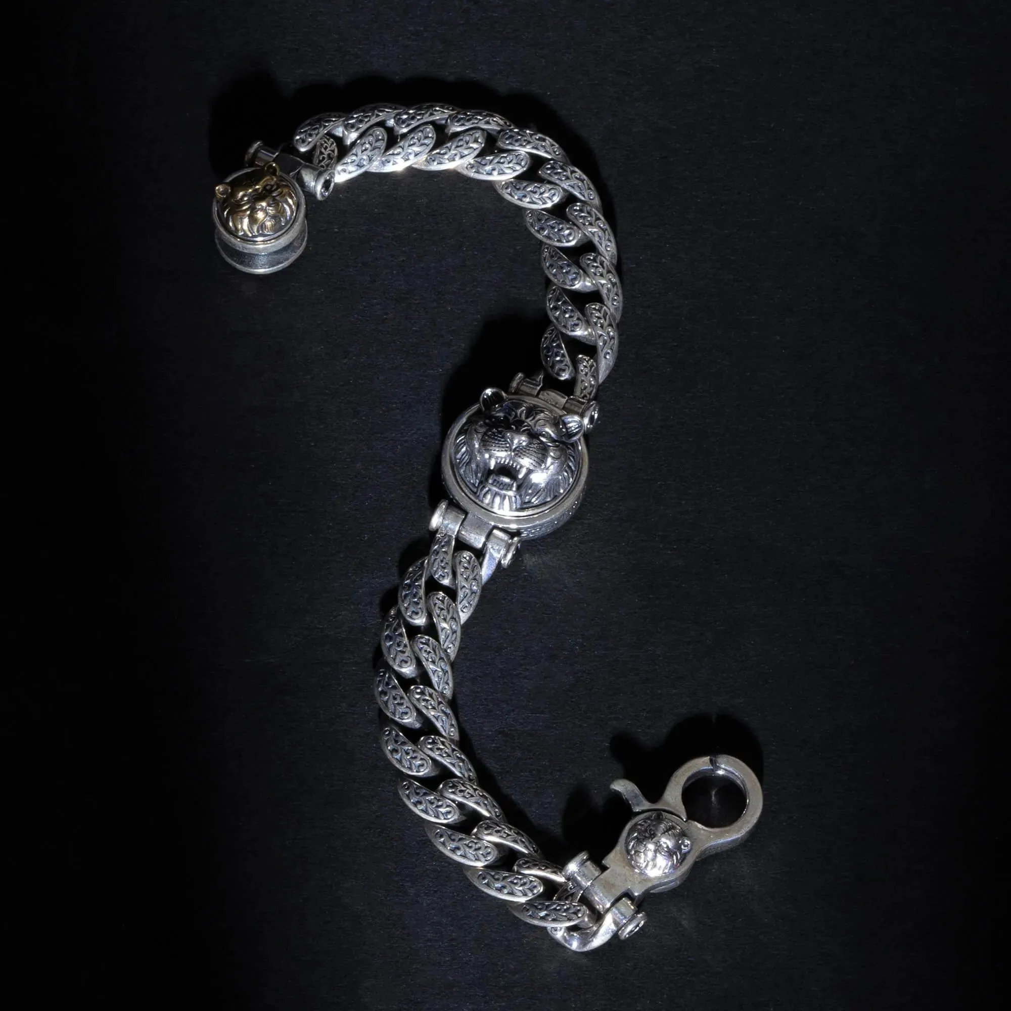 Roaring Desire Curb Link Silver Bracelet - Image 3