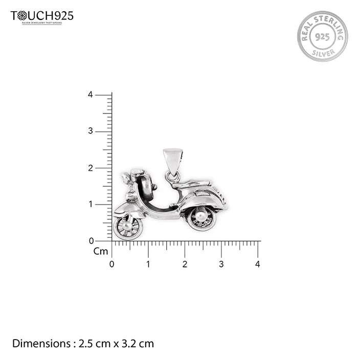 Vespa Enthusiast's Silver Keepsake Silver Locket - Image 4